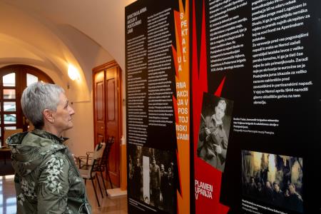 otvoritev razstave plamen upanja v Postojnski jami (28)